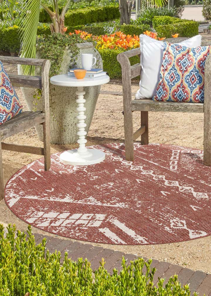 10' 8 x 10' 8 Easy-Clean Bohemian Indoor / Outdoor Round Rug