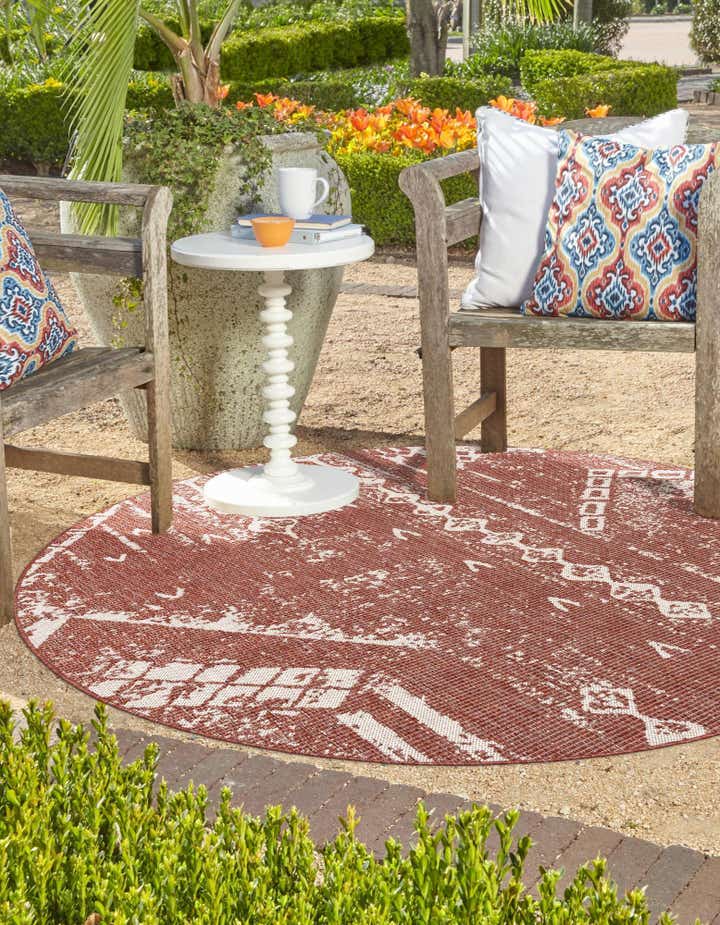 7' 10 x 7' 10 Easy-Clean Bohemian Indoor / Outdoor Round Rug
