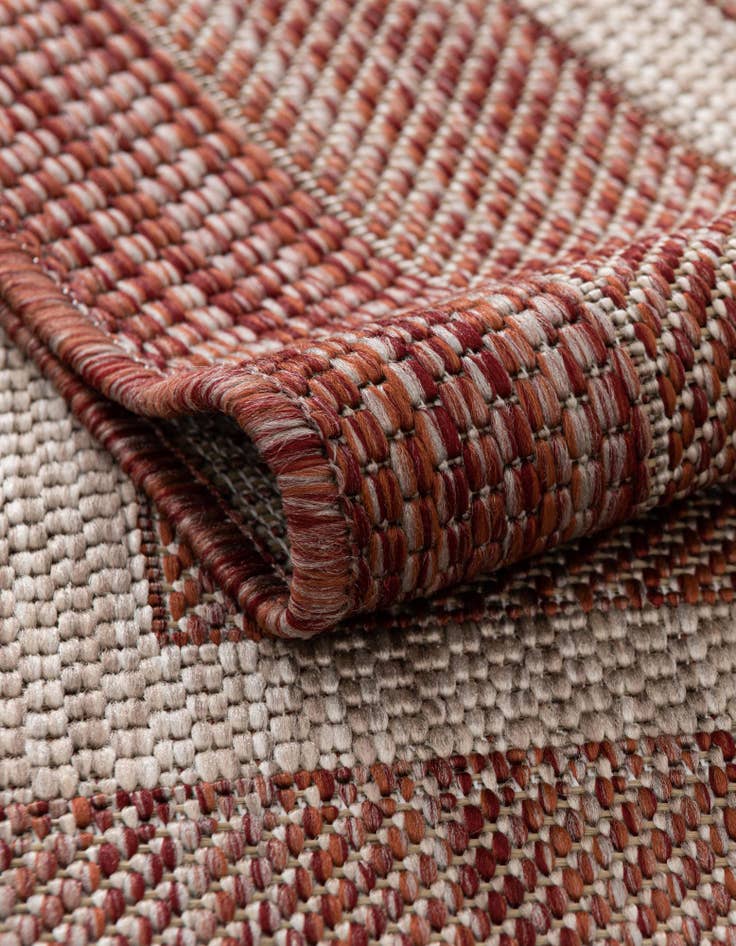 Detail image of 5' 3 x 5' 3 Easy-Clean Border Indoor / Outdoor Round Rug