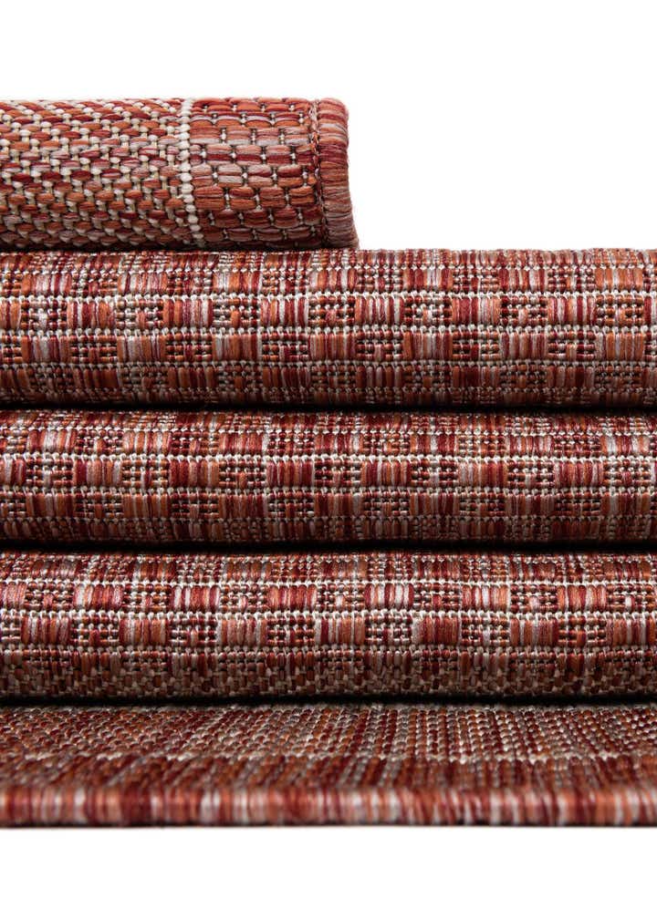 5' 3 x 5' 3 Easy-Clean Border Indoor / Outdoor Round Rug