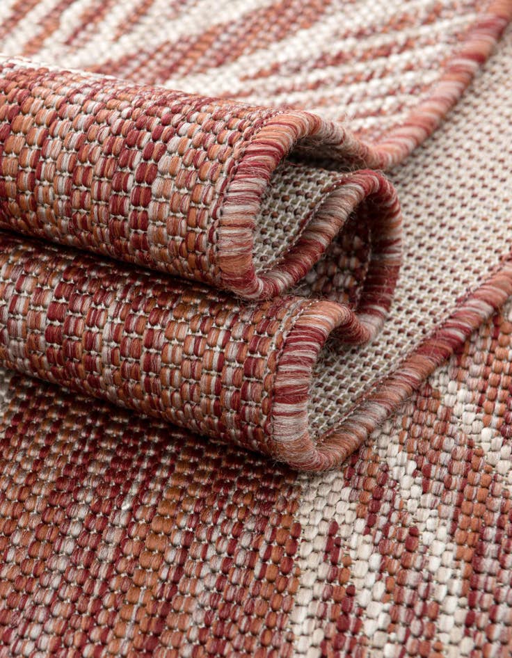 Detail image of 4' x 4' Easy-Clean Botanical Indoor / Outdoor Round Rug