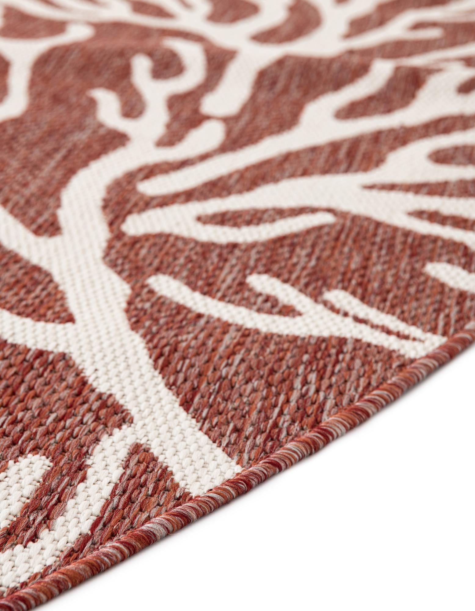 5' 3 x 5' 3 Easy-Clean Coastal Indoor / Outdoor Round Rug