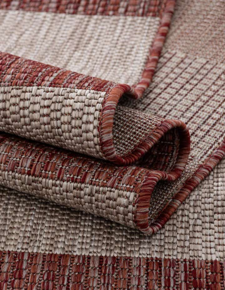 6' x 6' Easy-Clean Ribbon Indoor / Outdoor Round Rug