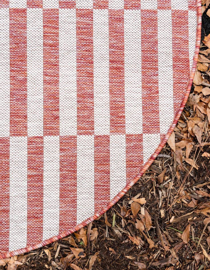 Detail image of 4' x 4' Easy-Clean Striped Indoor / Outdoor Round Rug
