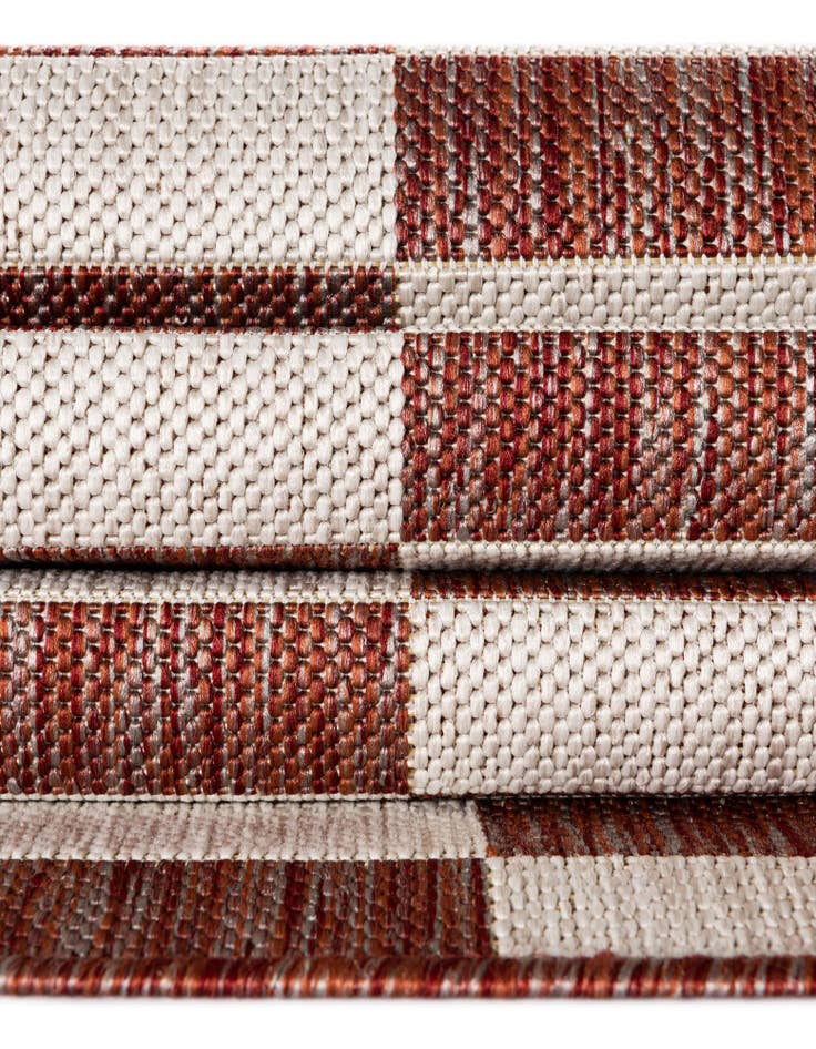Detail image of 4' x 4' Easy-Clean Striped Indoor / Outdoor Round Rug