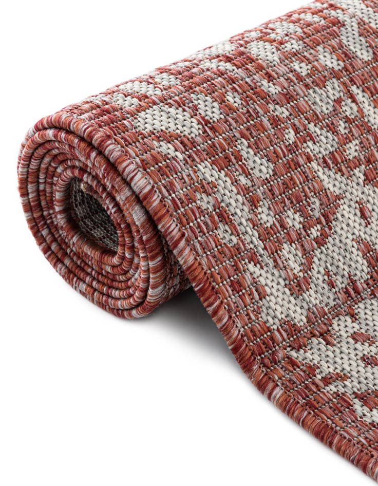 Detail image of 4' x 4' Easy-Clean Traditional Indoor / Outdoor Round Rug