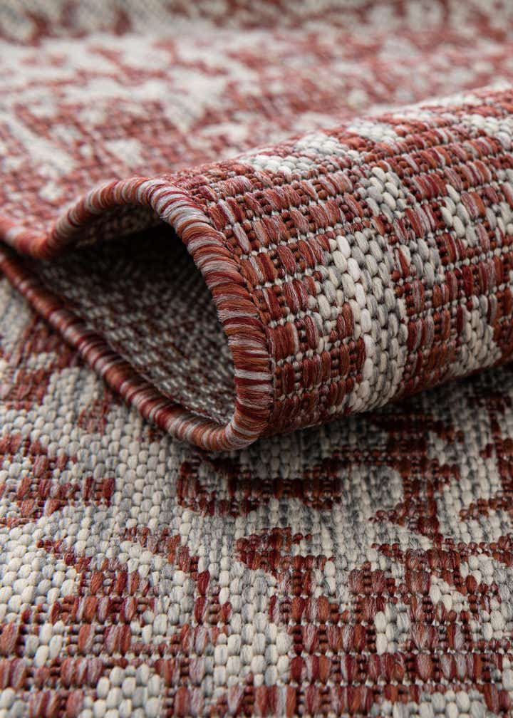4' x 4' Easy-Clean Traditional Indoor / Outdoor Round Rug