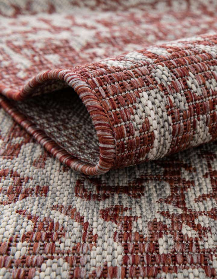 4' x 4' Easy-Clean Traditional Indoor / Outdoor Round Rug