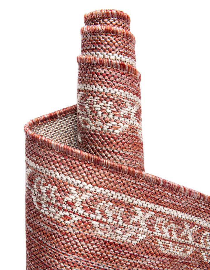 13' x 13' Easy-Clean Traditional Indoor / Outdoor Round Rug