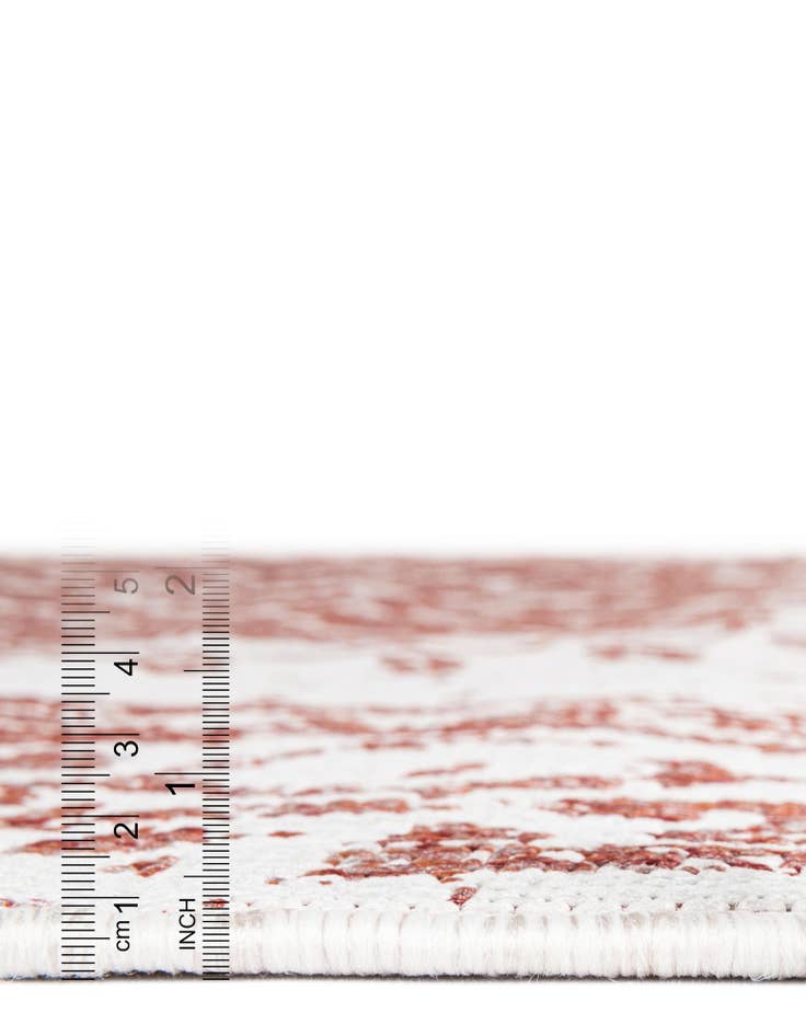 Detail image of 13' x 13'  Washable Traditional Indoor / Outdoor Round Rug