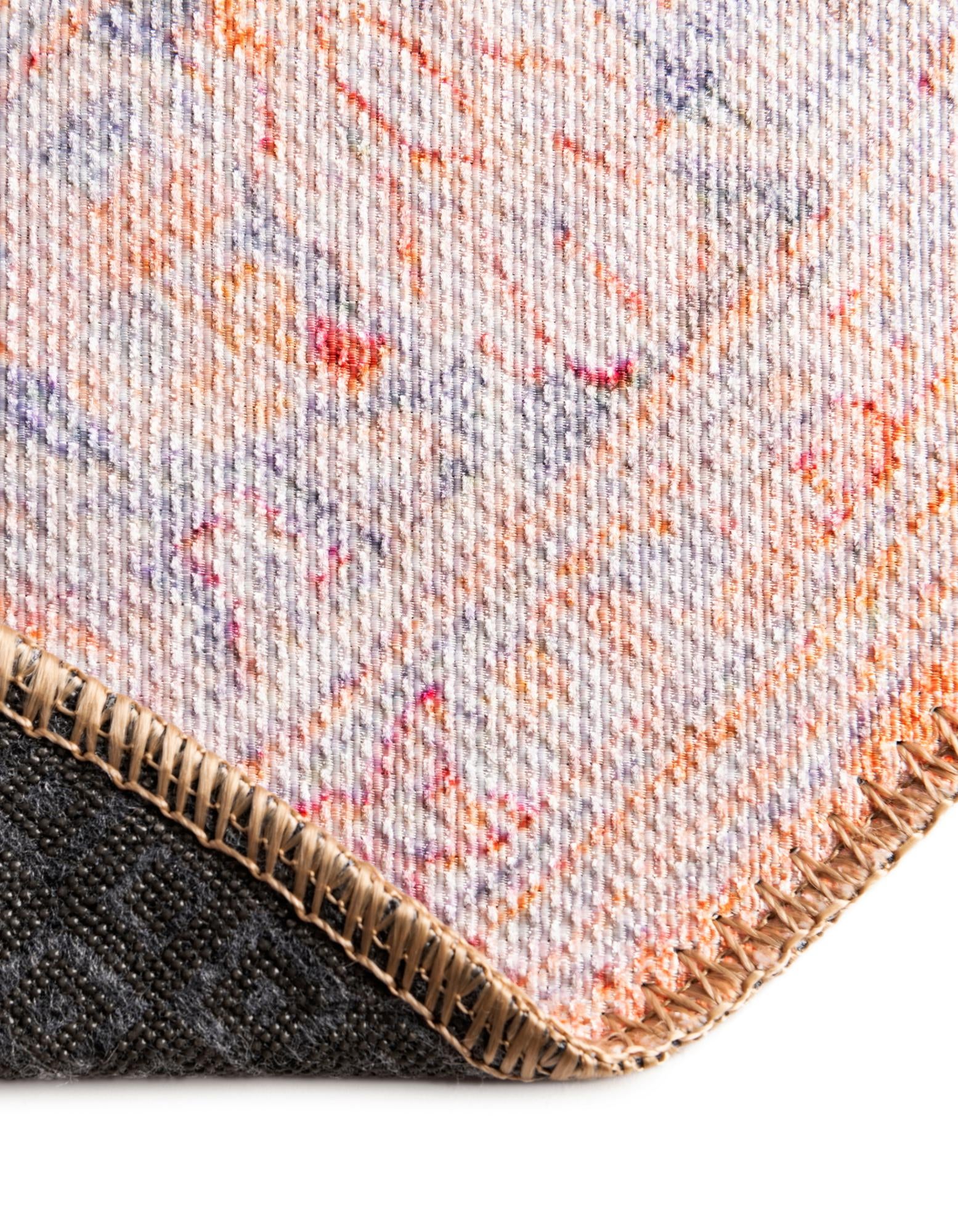 7' 7 x 7' 7 Washable Timeless Round Rug
