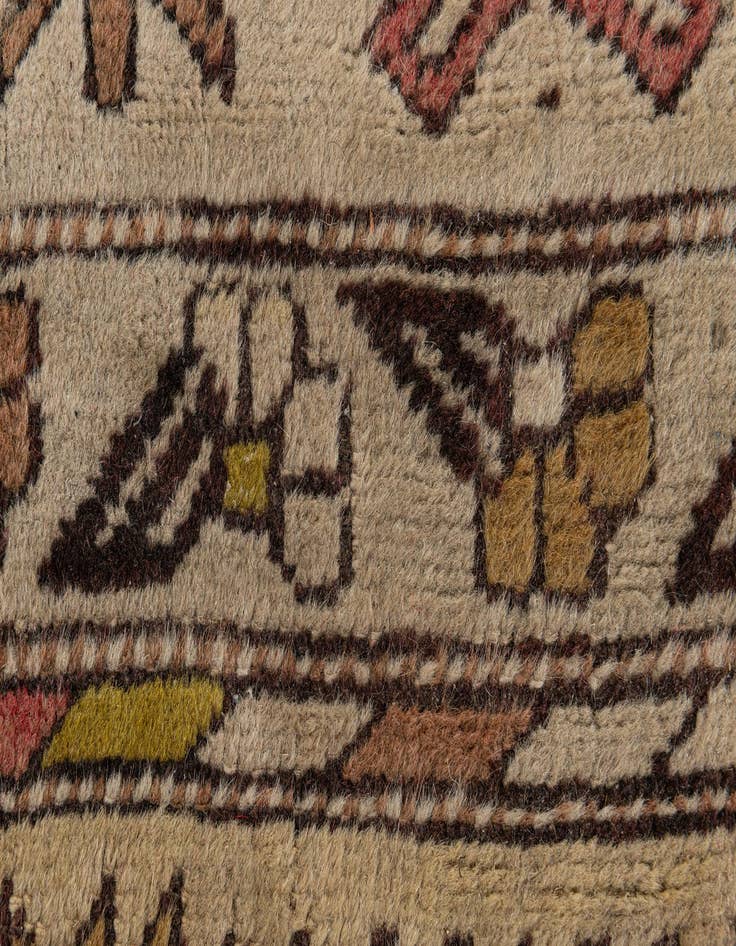 Detail image of 3' 11 x 7' 8  Hand Knotted Kars Wool Runner Rug