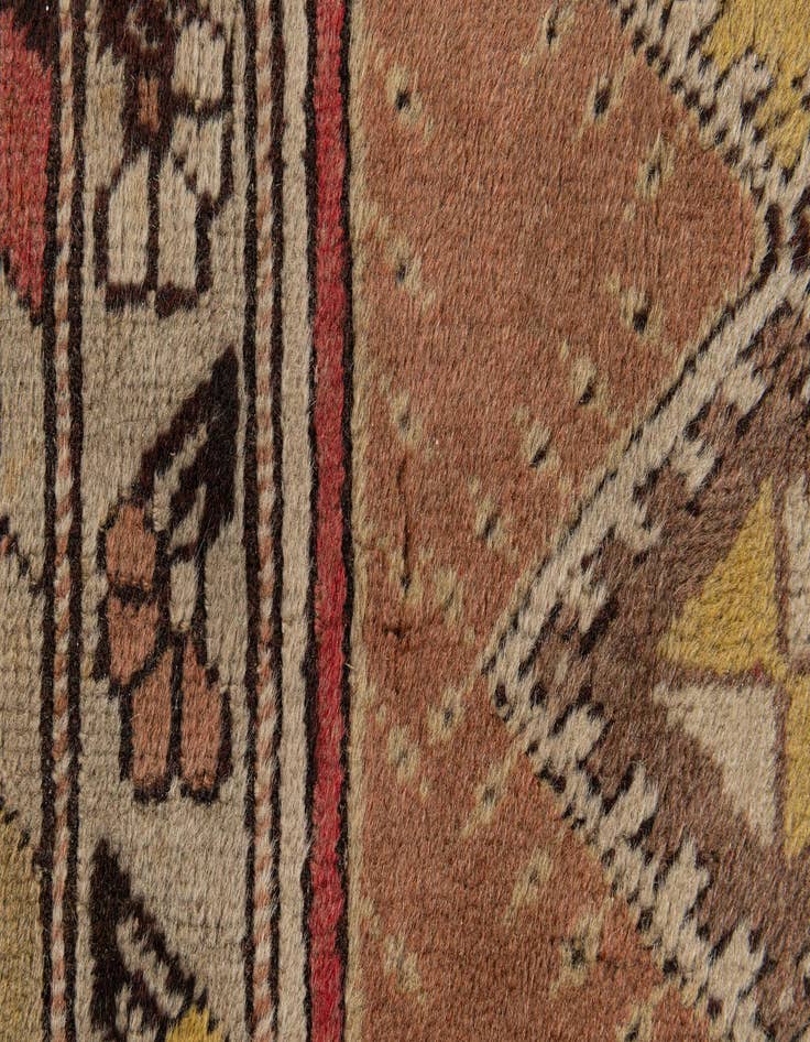 Detail image of 3' 11 x 7' 8  Hand Knotted Kars Wool Runner Rug
