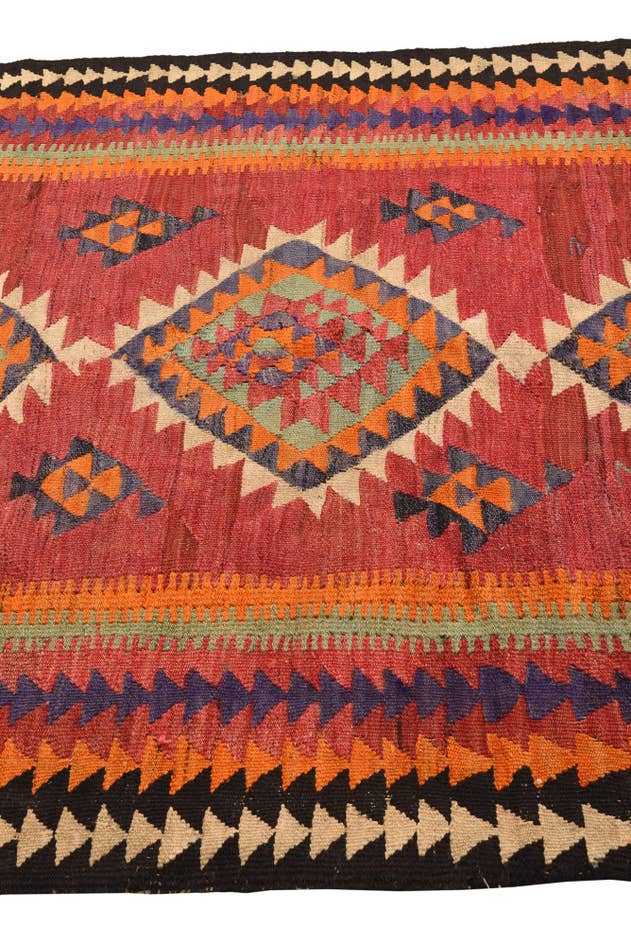 Detail image of 5' x 9' 6 Hand Woven Kilim Fars Wool Runner Rug