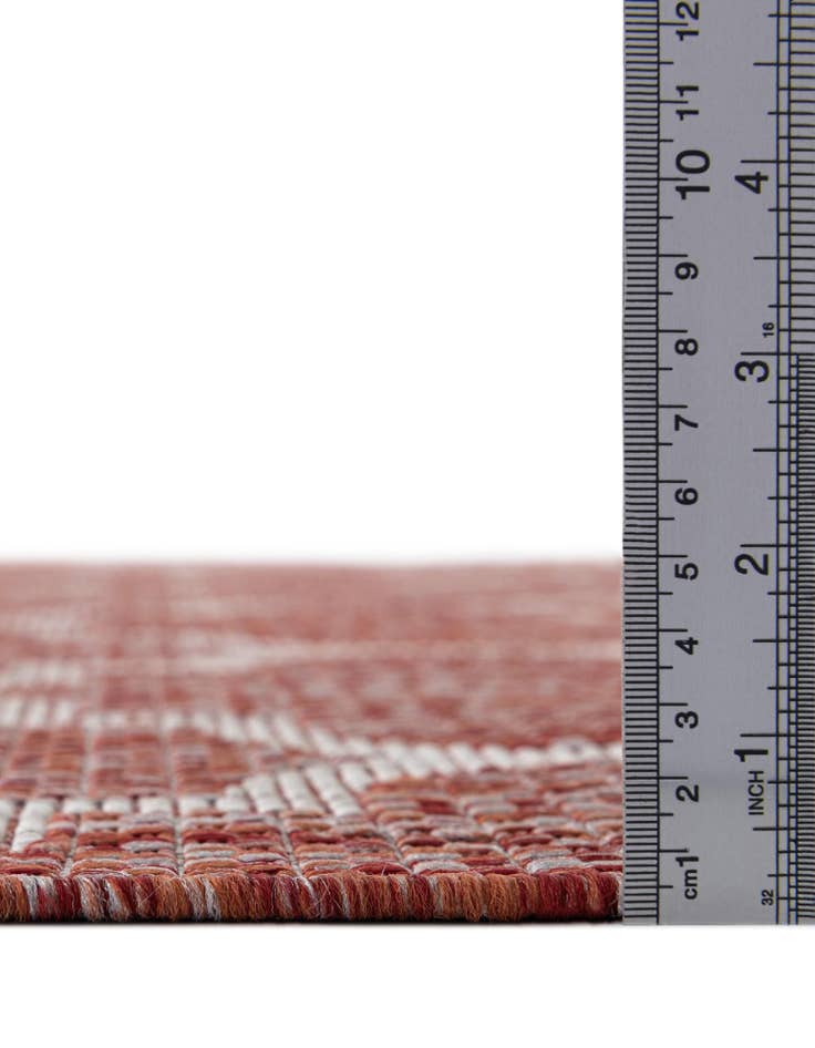 Detail image of 2' 7 x 10' Easy-Clean Lattice Indoor / Outdoor Runner Rug