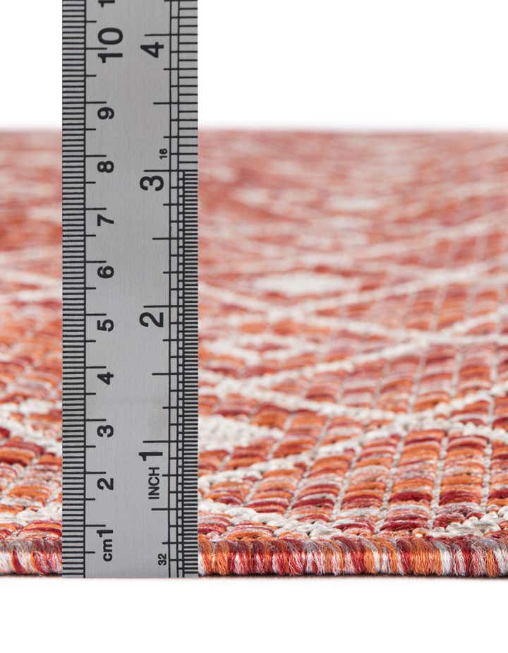 2' 7 x 10' Easy-Clean Lattice Indoor / Outdoor Runner Rug