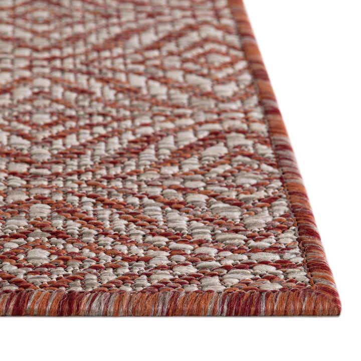 2' x 6' Easy-Clean Lattice Indoor / Outdoor Runner Rug