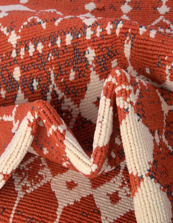 Detail image of 2' x 8' Washable Lattice Indoor / Outdoor Runner Rug