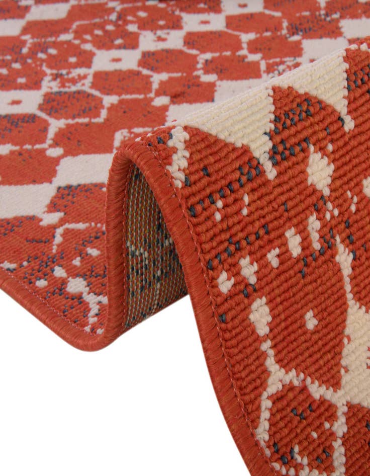 Detail image of 2' x 8' Washable Lattice Indoor / Outdoor Runner Rug