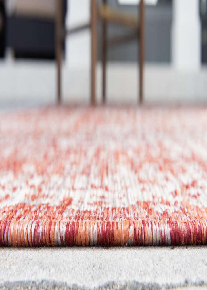2' x 8' Easy-Clean Traditional Indoor / Outdoor Runner Rug