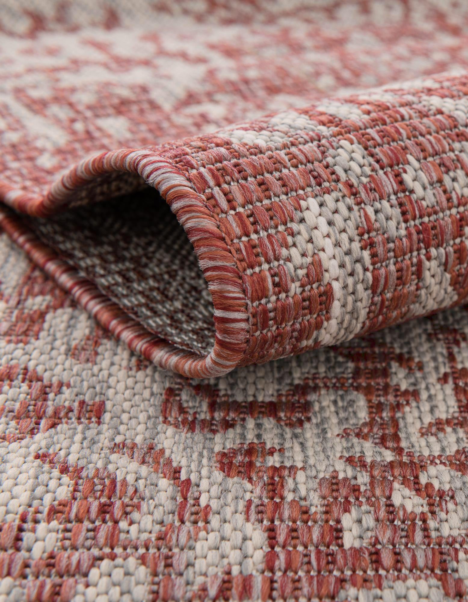 2' x 8' Easy-Clean Traditional Indoor / Outdoor Runner Rug