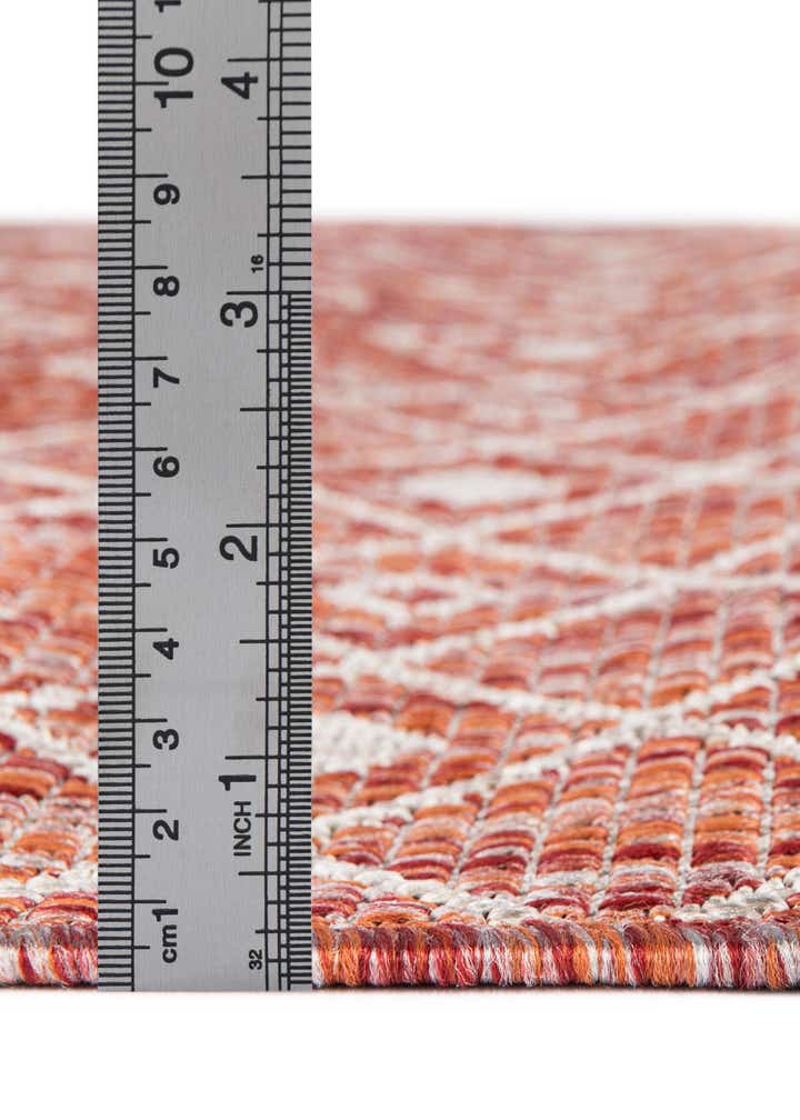 2' 7 x 10' Easy-Clean Trellis Indoor / Outdoor Runner Rug