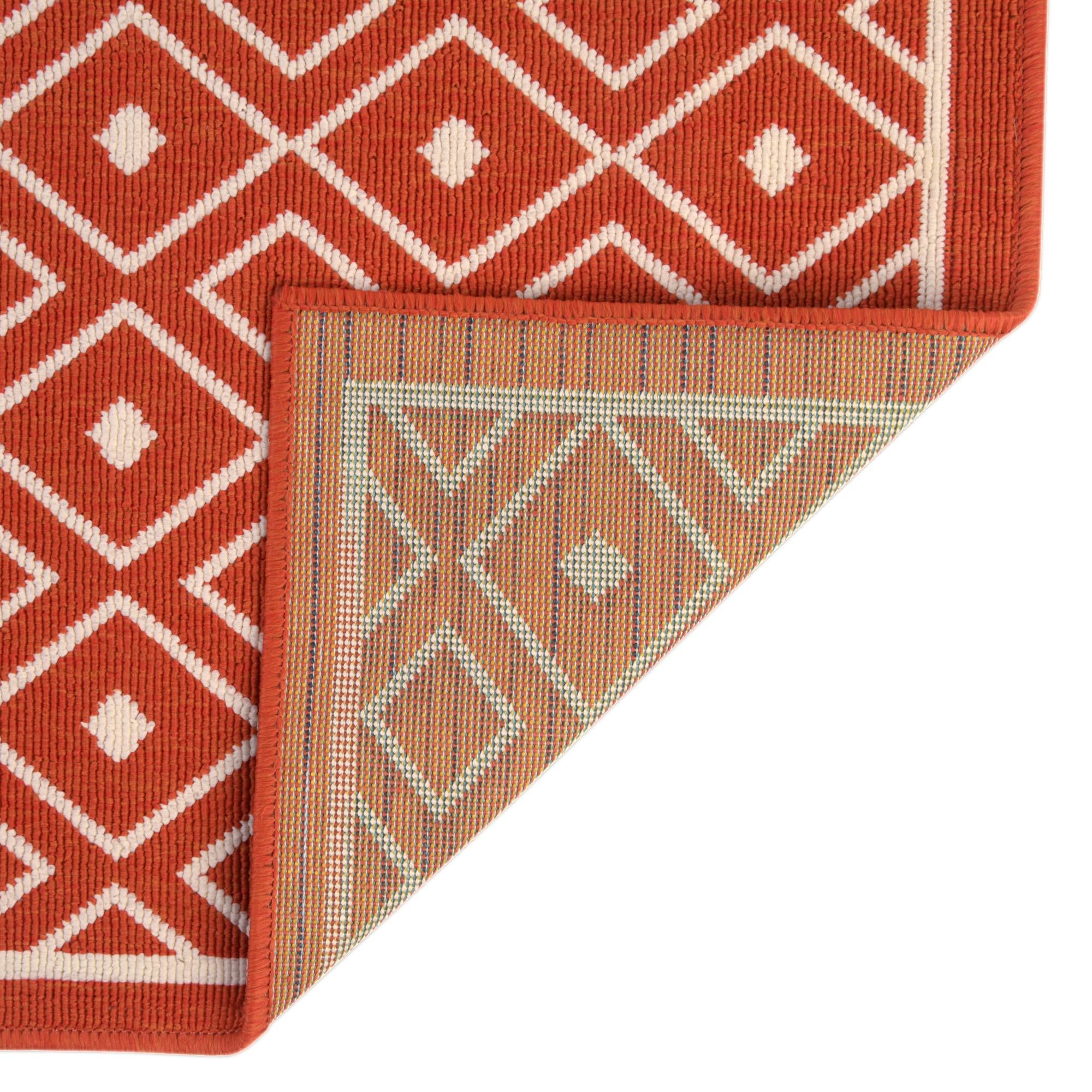 2' x 8' Easy-Clean Trellis Indoor / Outdoor Runner Rug