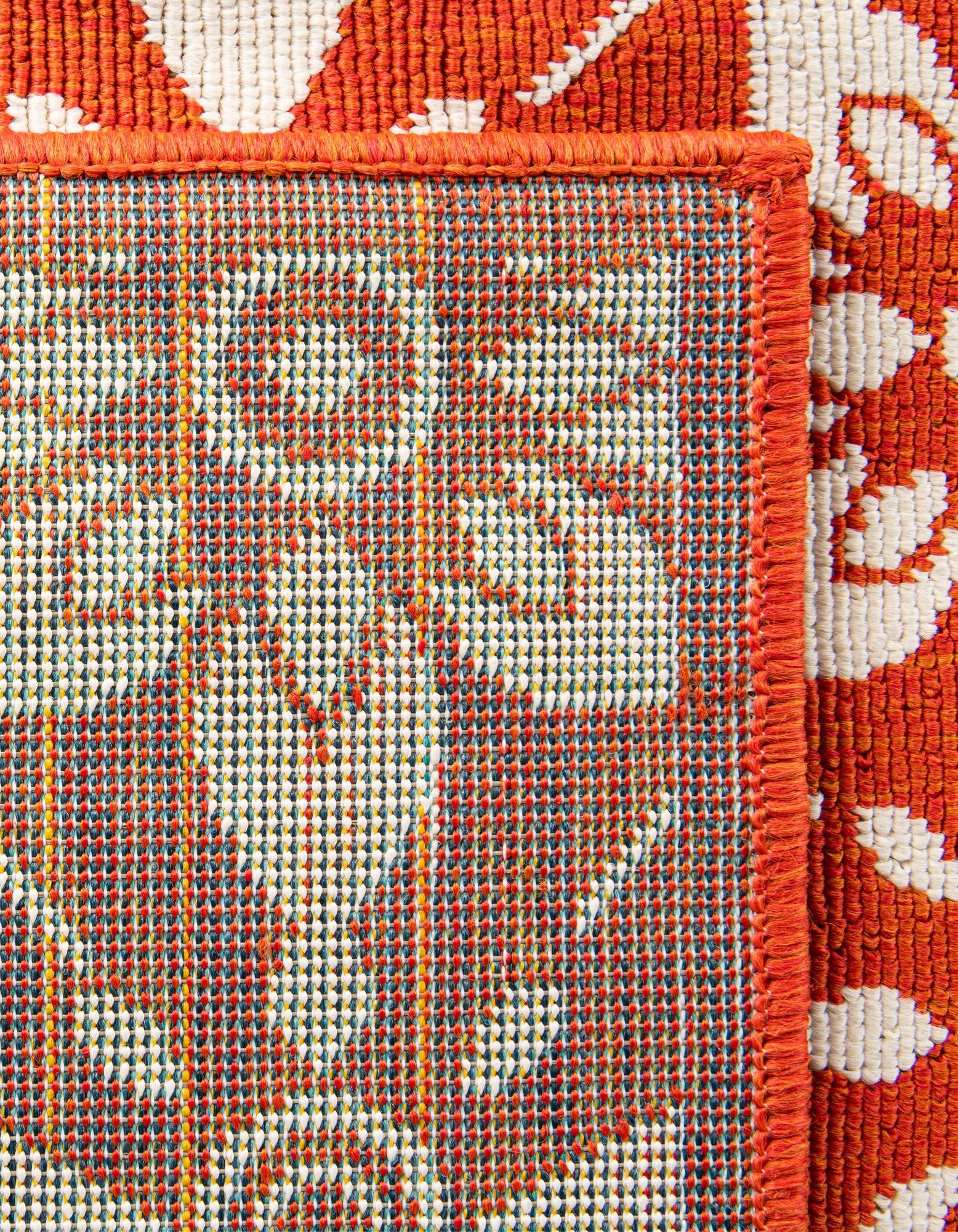 2' 7 x 10' Easy-Clean Trellis Indoor / Outdoor Runner Rug