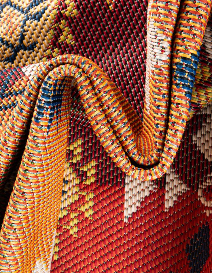 Detail image of 7' 10 x 7' 10 Easy-Clean Baja Indoor / Outdoor Square Rug