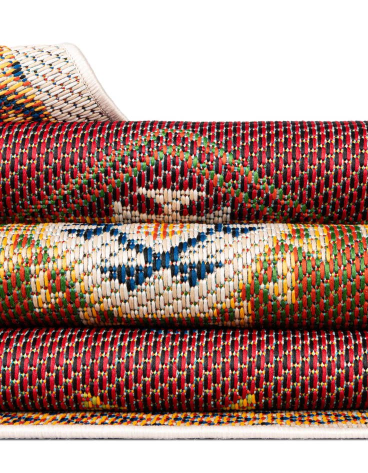 Detail image of 10' x 10' Easy-Clean Baja Indoor / Outdoor Square Rug