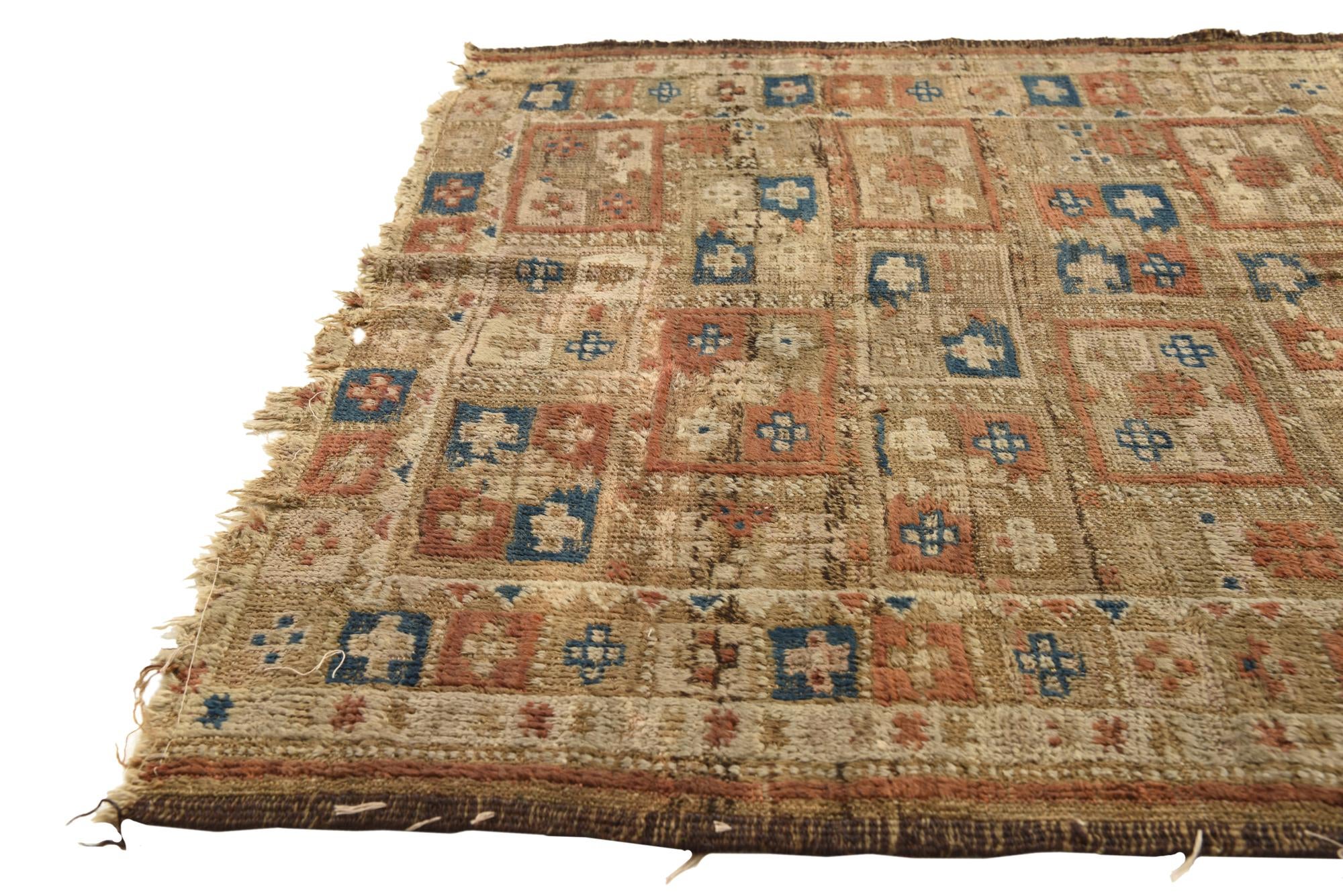 3' 10 x 4' 5 Hand Knotted Hamedan Persian Wool Square Rug