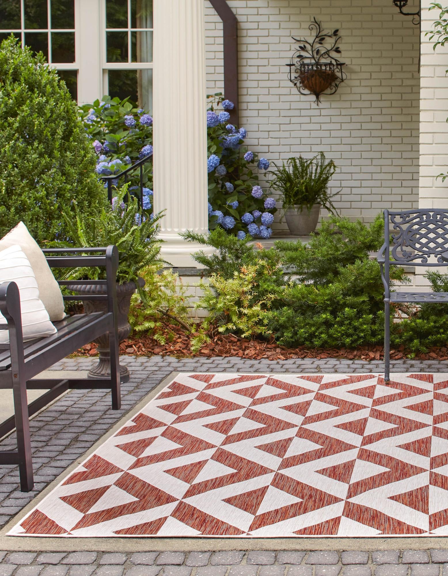 7' 10 x 7' 10 Easy-Clean Jill Zarin Napa Indoor / Outdoor Square Rug