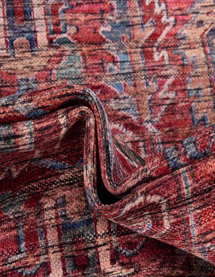 Detail image of 7' 10 x 7' 10 Washable Maahru Square Rug
