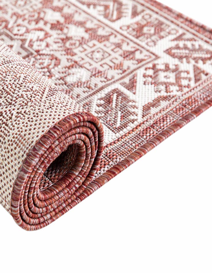 Detail image of 7' 10 x 7' 10 Easy-Clean Aztec Indoor / Outdoor Square Rug