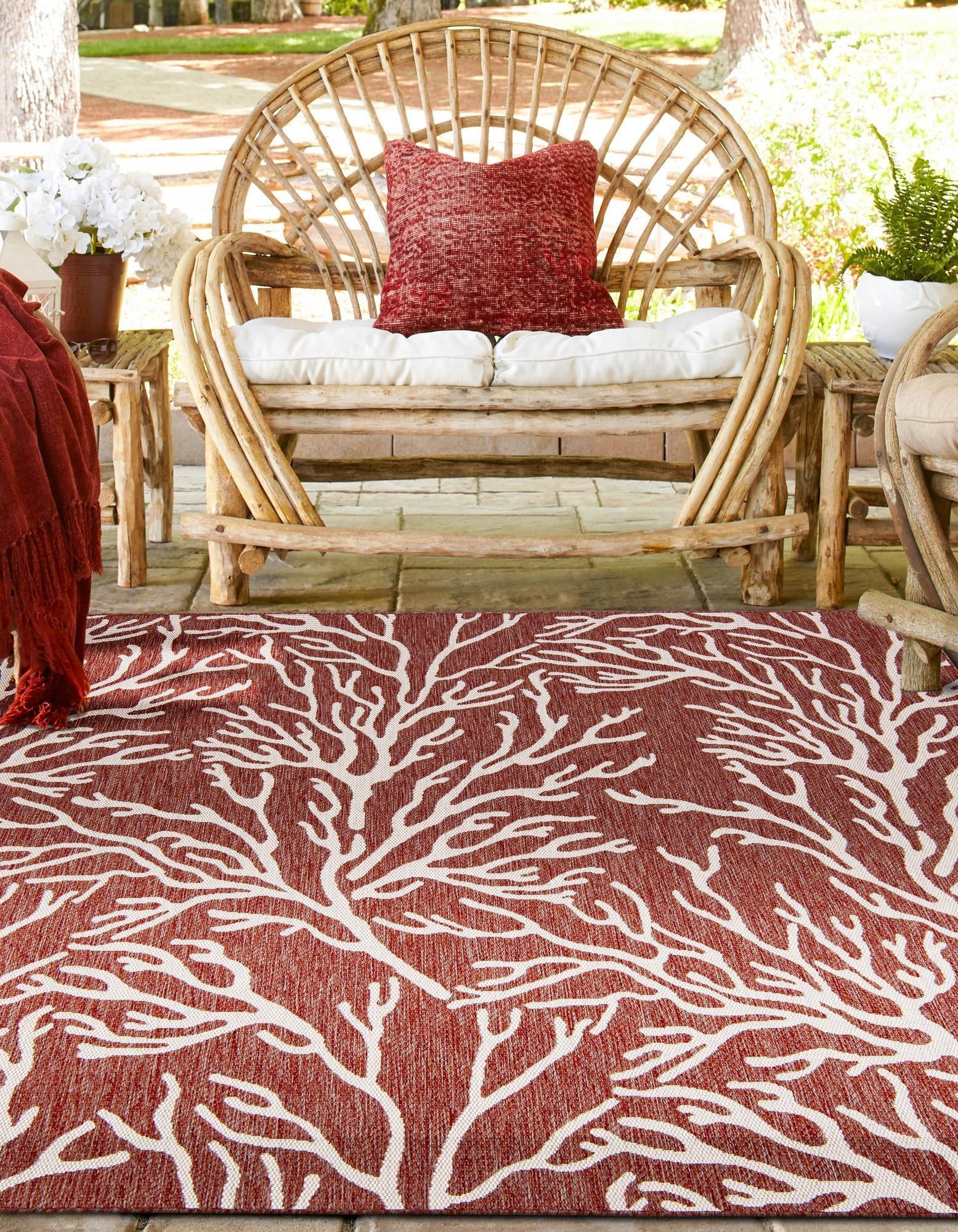 7' 10 x 7' 10 Easy-Clean Coastal Indoor / Outdoor Square Rug