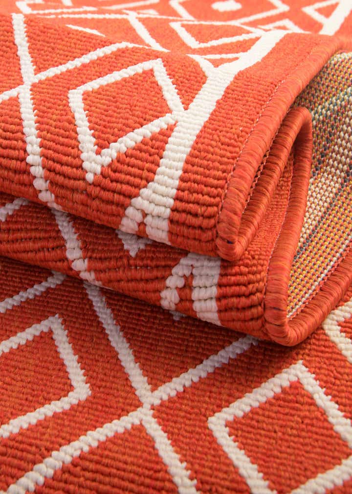 7' 10 x 7' 10 Easy-Clean Trellis Indoor / Outdoor Square Rug