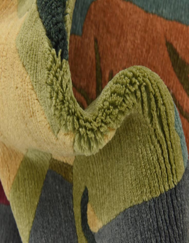 Detail image of 6' 8 x 9' 7 Hand Knotted Nepal Wool Rug