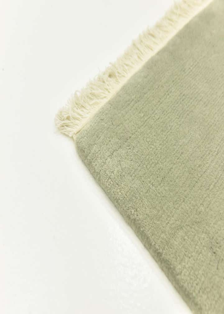4' 7 x 6' 8 Hand Knotted Nepal Wool Rug