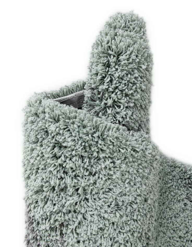 Detail image of 5' 3 x 8' Soft Touch Shag Rug