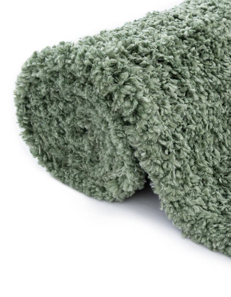 Detail image of 7' 10 x 10' Zermatt Shag Oval Rug