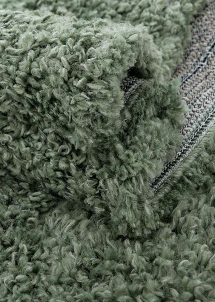 7' 10 x 10' Zermatt Shag Oval Rug