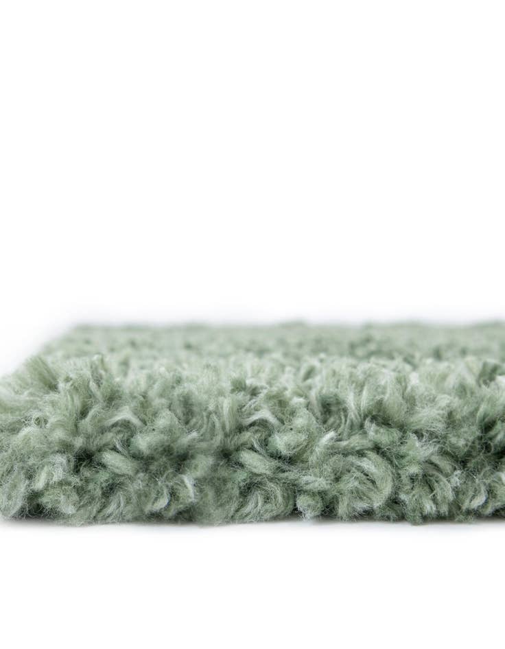 Detail image of 9' x 12' Zermatt Shag Rug