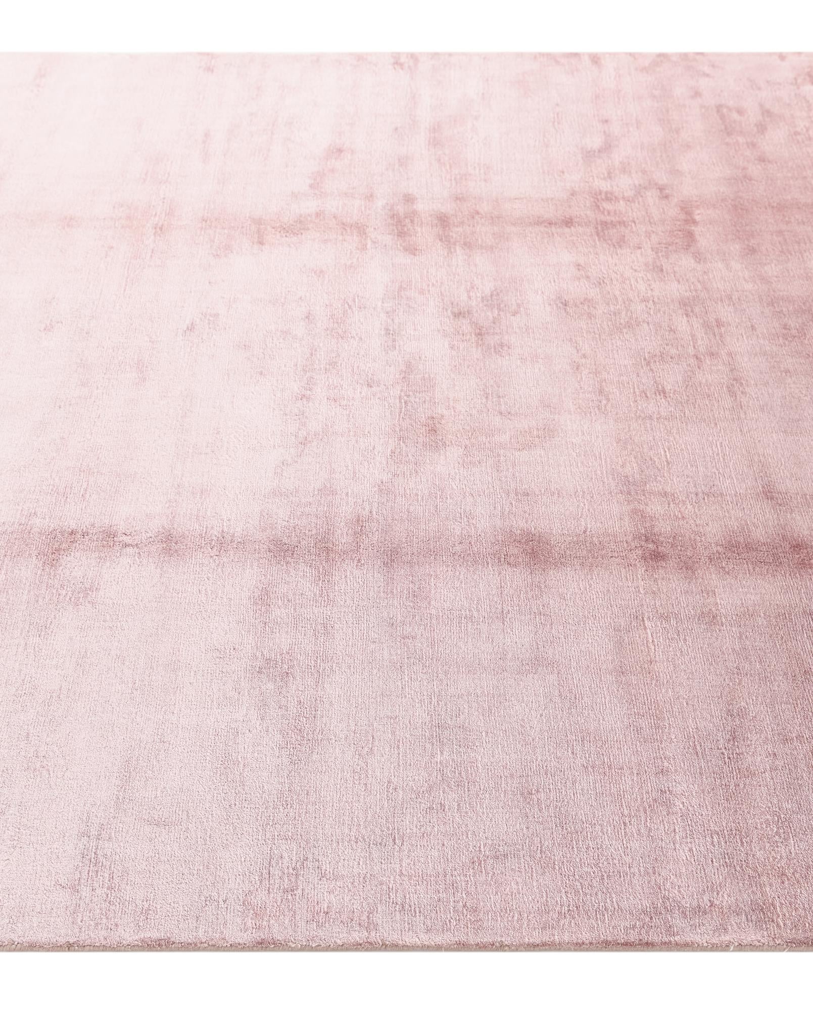 5' 5 x 8' Hand Knotted Darya Wool Rug