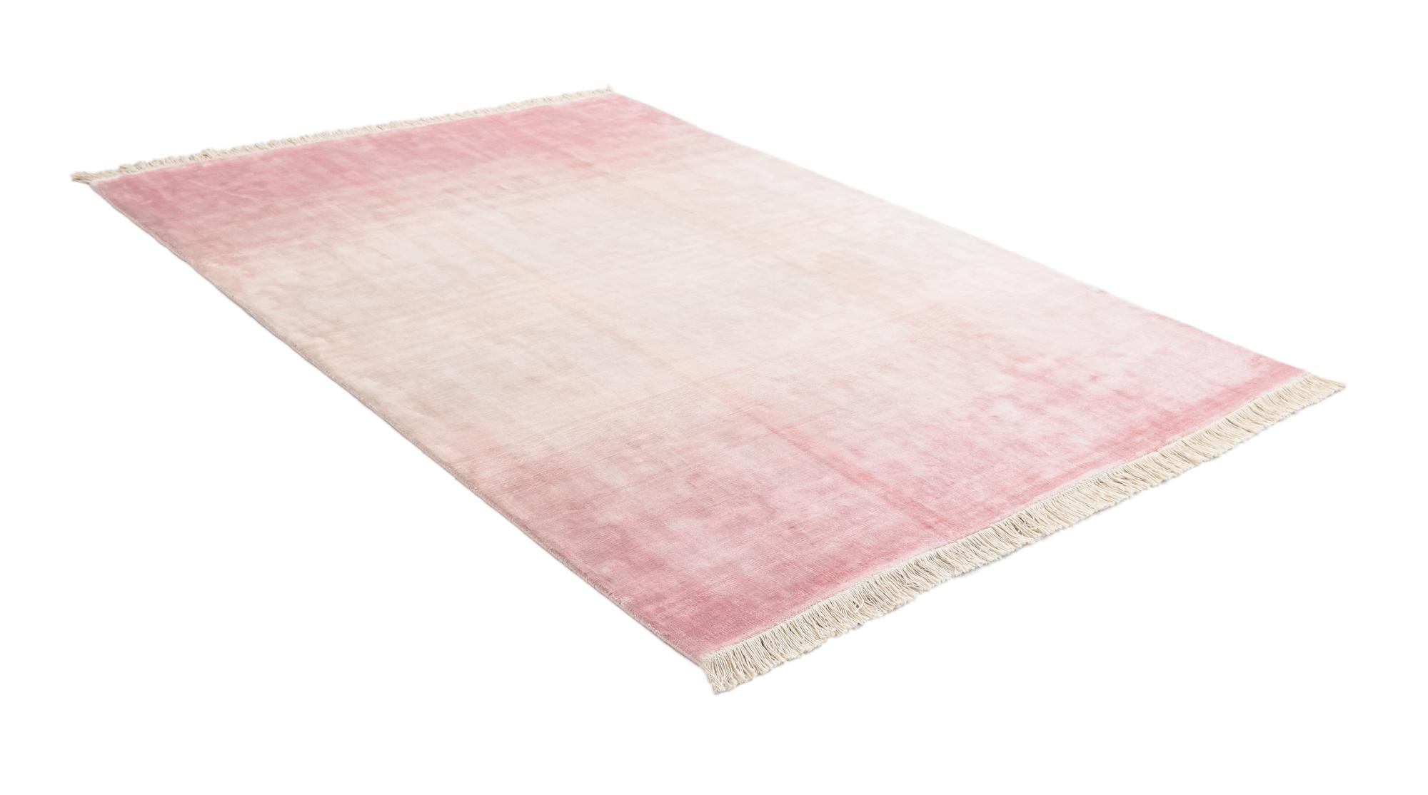 5' 5 x 8' Hand Knotted Darya Wool Rug