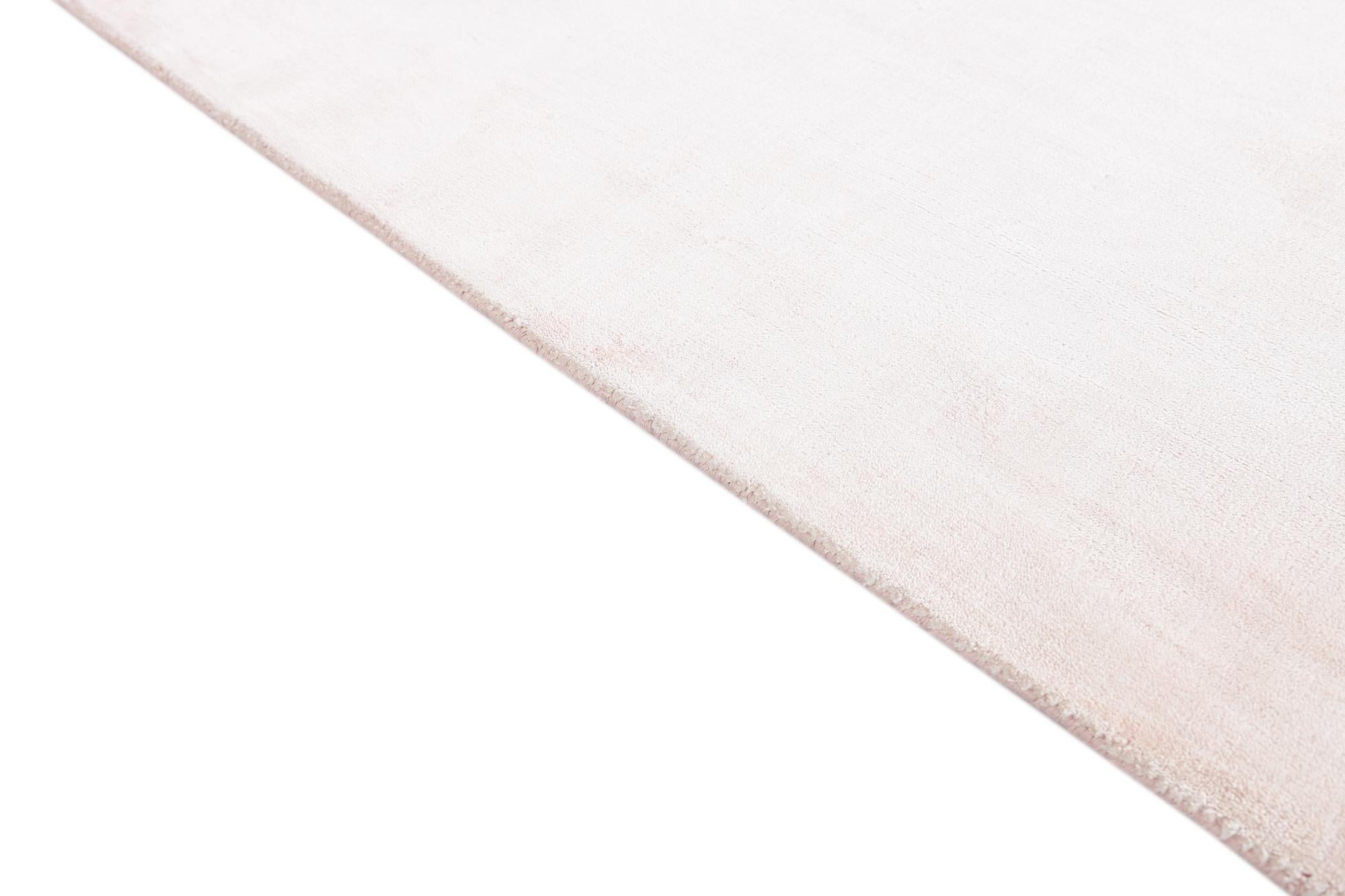5' 5 x 8' Hand Knotted Darya Wool Rug