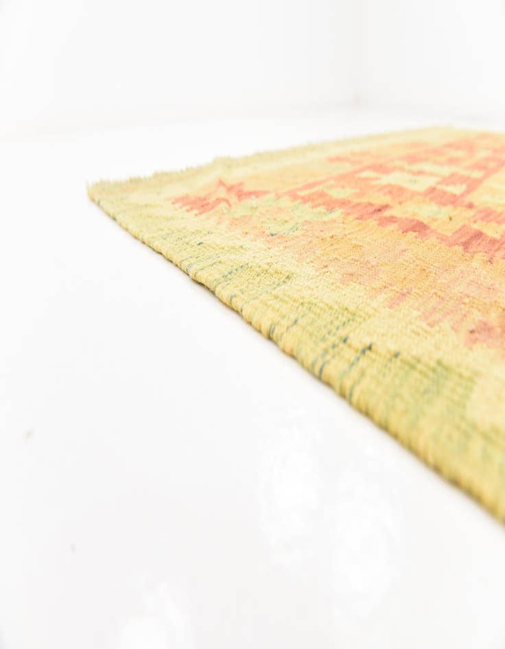 Detail image of 4' 9 x 6' 7 Hand Woven Kilim Waziri Wool Rug