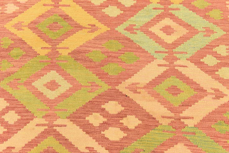 Detail image of 4' 7 x 6' 7 Hand Woven Kilim Waziri Wool Rug