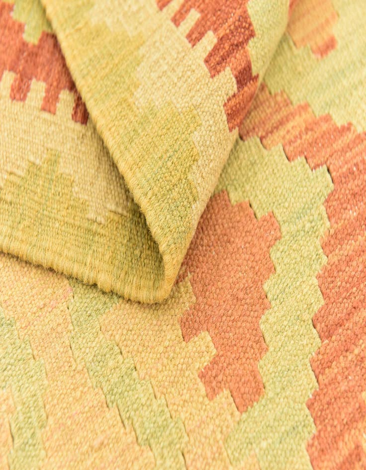 Detail image of 4' 9 x 6' 4  Hand Woven Kilim Waziri Wool Rug
