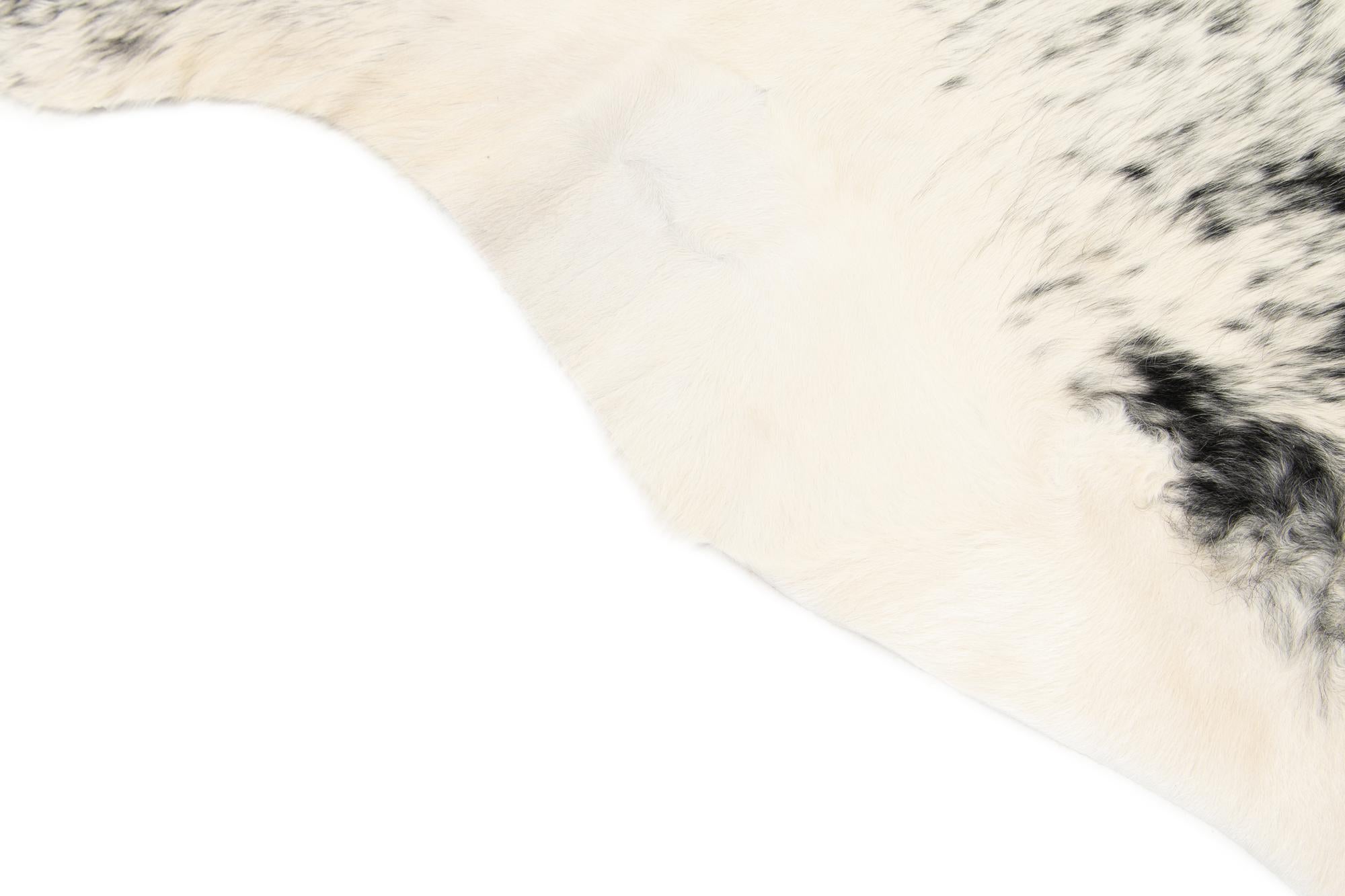 6' x 6' 8 Cowhide Leather Rug