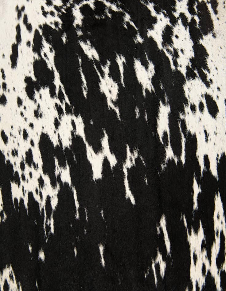 Detail image of 5' 4 x 6' 3 Cowhide Leather Rug